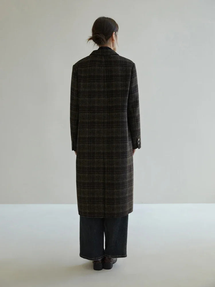 69.6% Wool Temperament British Style Women Long Plaid Wool Coats Notched Coolar Double Breasted Front Shoulder Female Coat