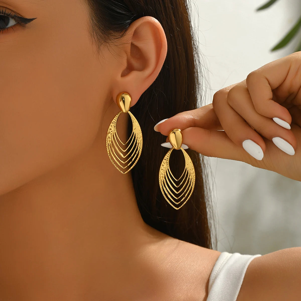 XJH043E A Pair Of Women's Golden Geometric Layered Teardrop Earrings, Fashionable And Elegant, Perfect For Gatherings/Daily Life